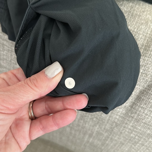 Lululemon Women's Black Cargo Athletic Shorts - Picture 7 of 8